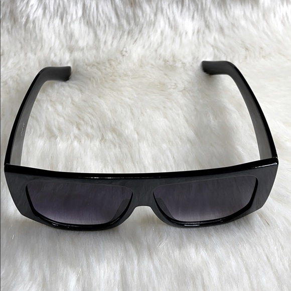 2 for $22 mix Sunglasses - Picture 5 of 5